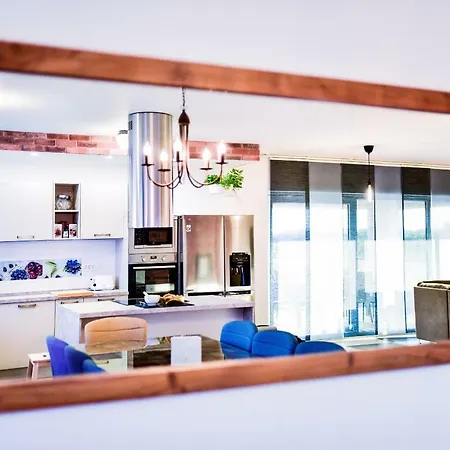 Mery Villa